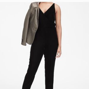 Banana Republic velvet jumpsuit w pockets v neck sexy sleeveless sz 20